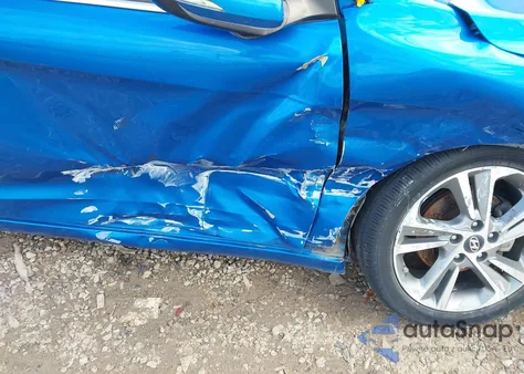 2017 Hyundai Elantra Limited z USA, uszkodzony, nr VIN KMHD84LF8HU281255